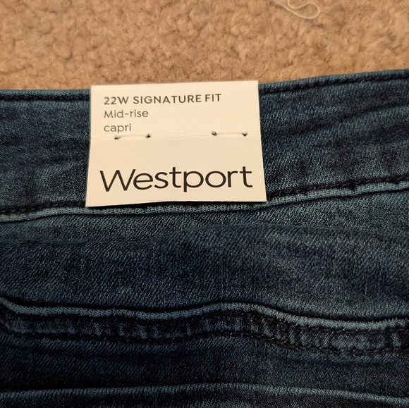 New Westport Signature Fit Denim Capri - Picture 4 of 8